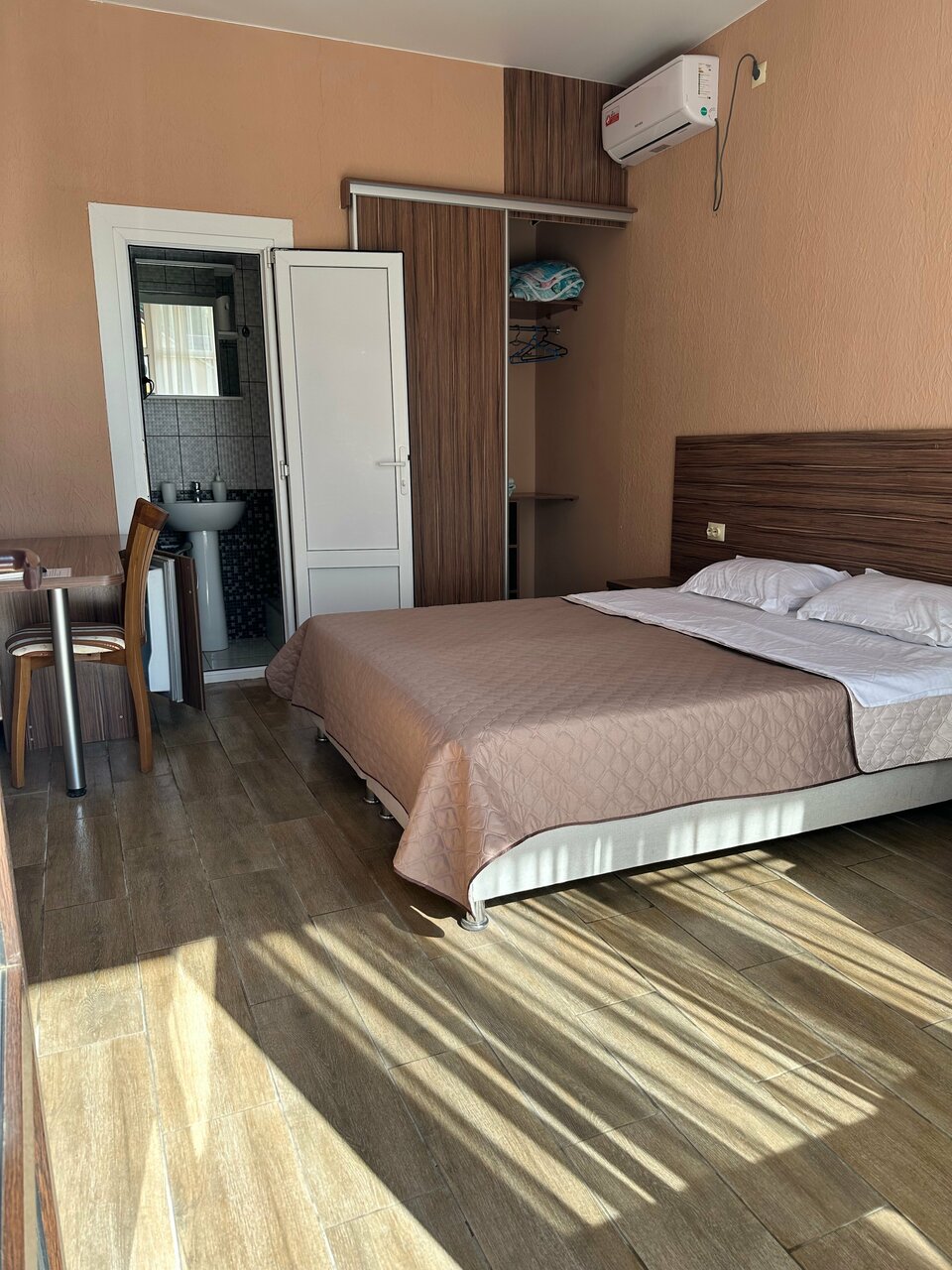 Гостиница Причал 38 Джубга