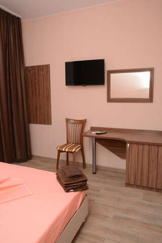 Гостиница Причал 38 Джубга Стандартный двухместный номер с 1 кроватью или 2 отдельными кроватями-4