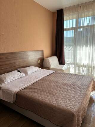 Гостиница Причал 38 Джубга Стандартный двухместный номер с 1 кроватью или 2 отдельными кроватями-5